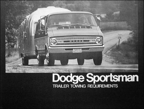 1970_Dodge_B100__B200_and_B300_2.jpg